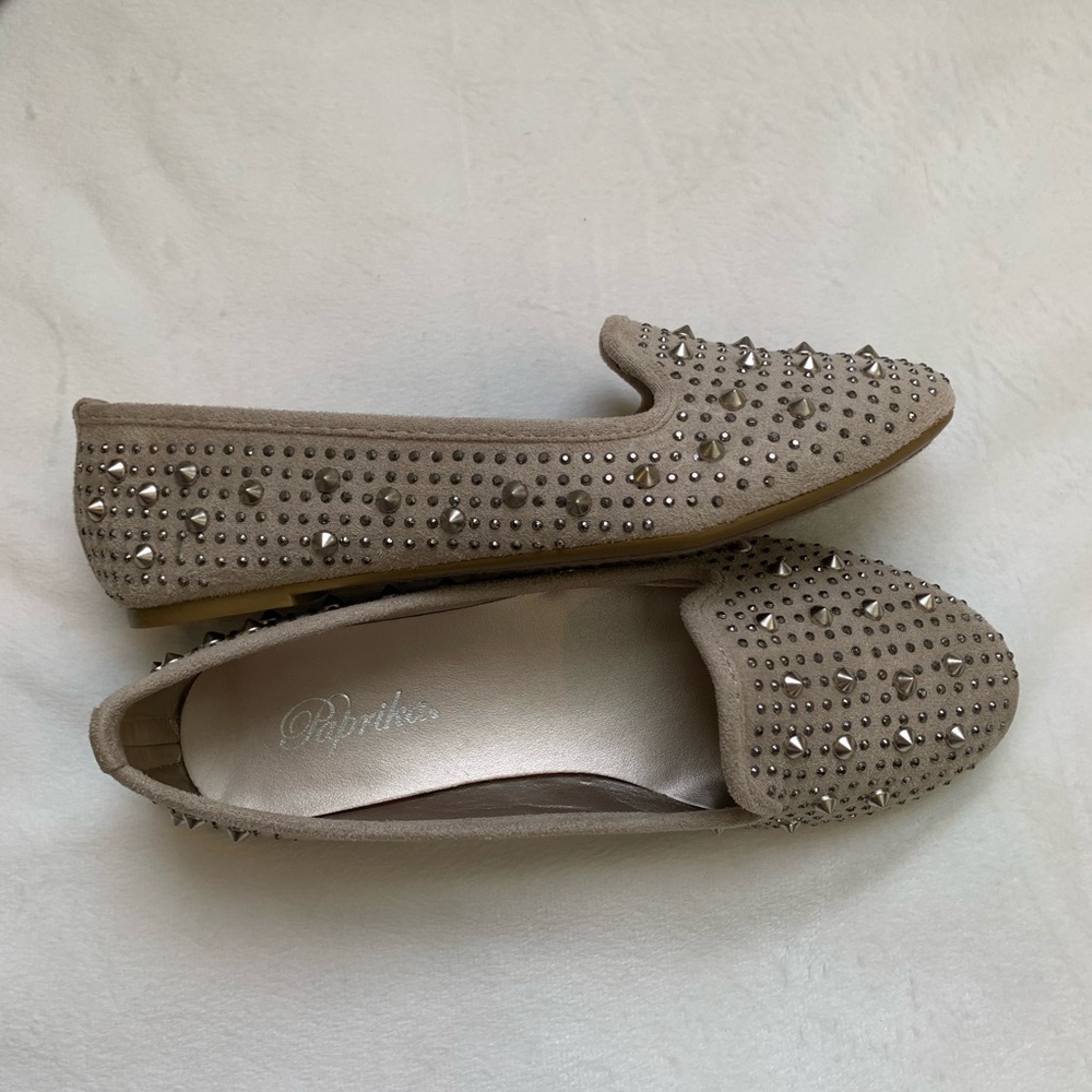 Taupe studded ladies ballet flats - Picture 5 of 6